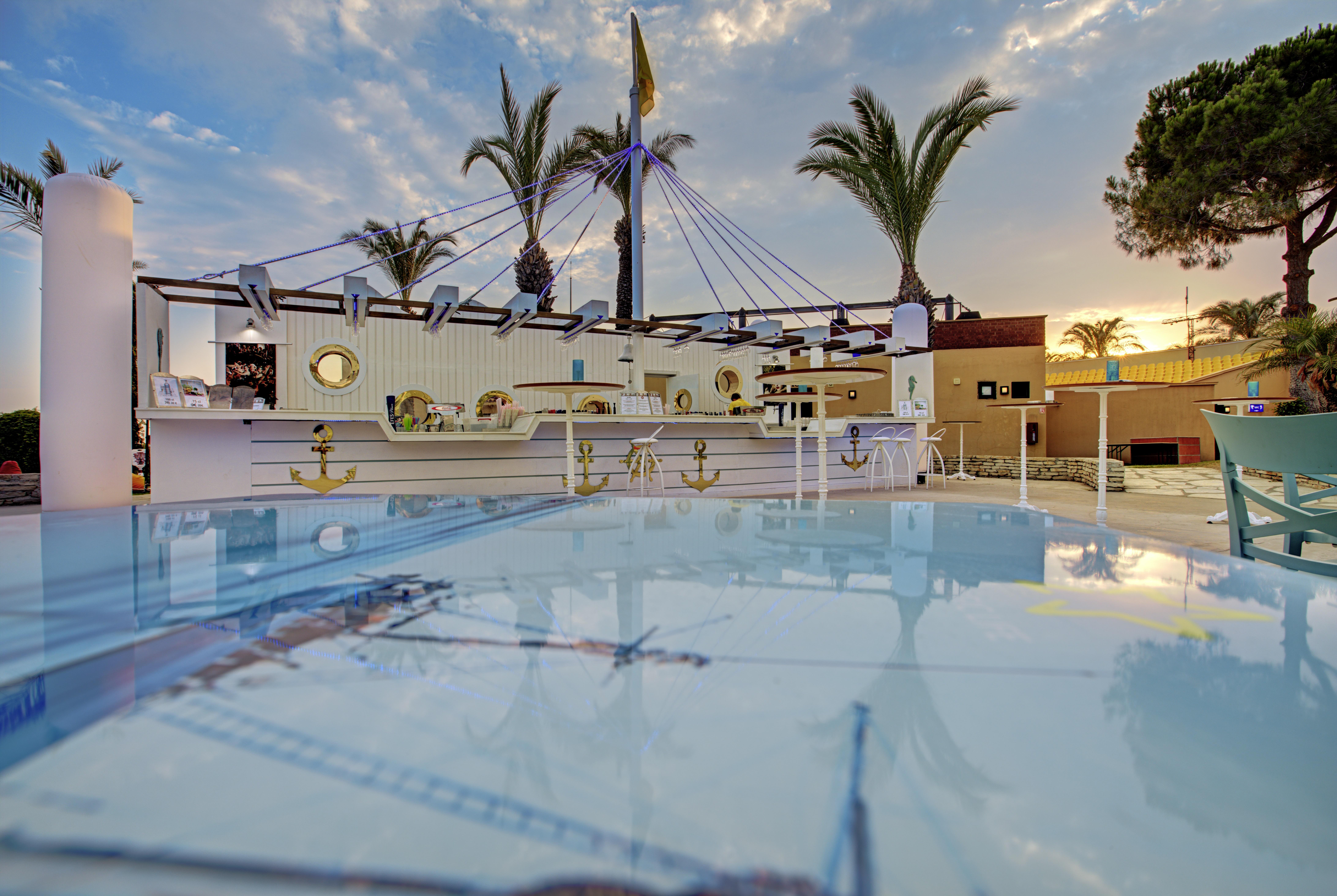 Asteria Family Resort Belek Antalya Ngoại thất bức ảnh The pool at the hotel