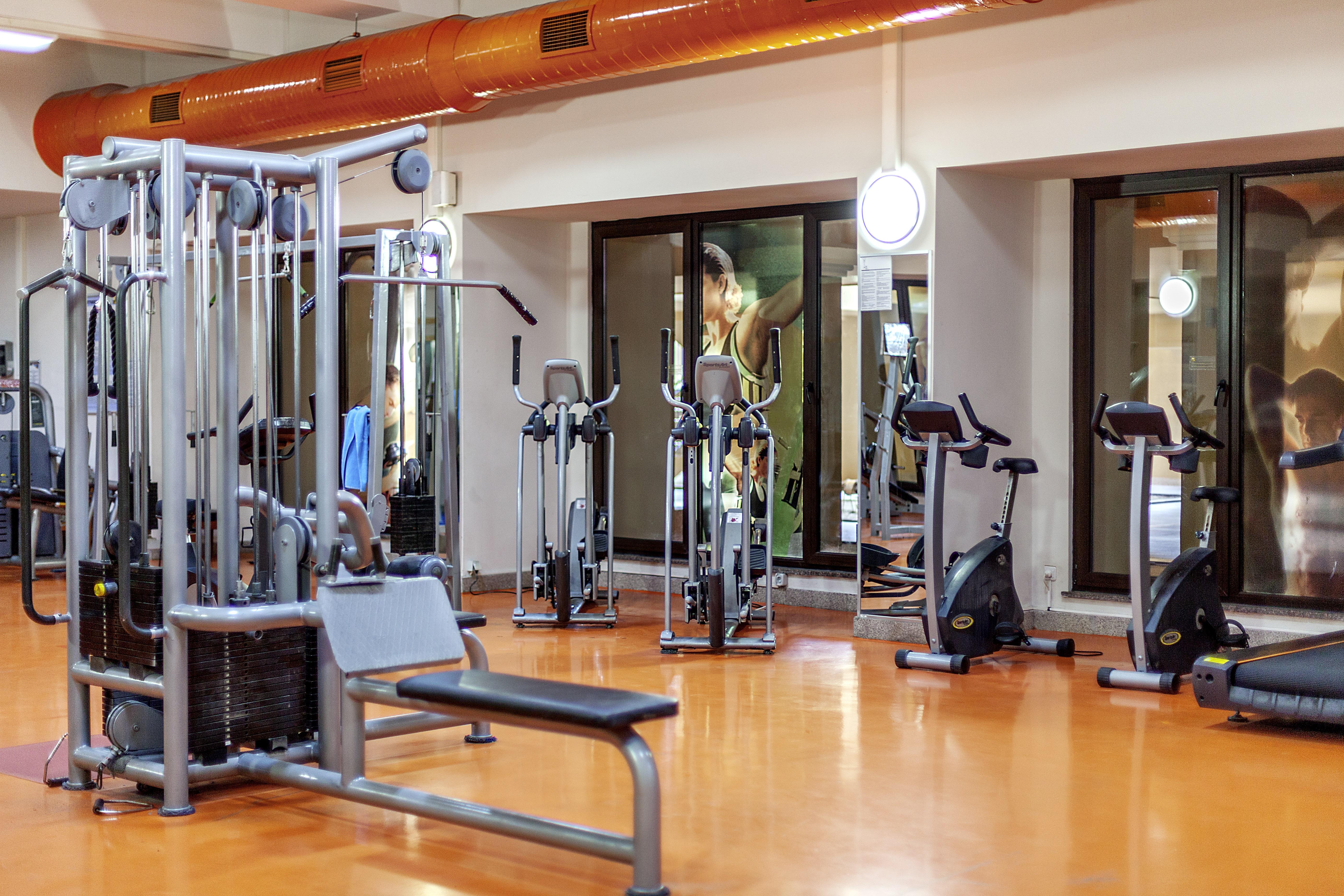 Asteria Family Resort Belek Antalya Ngoại thất bức ảnh A gym in a hotel