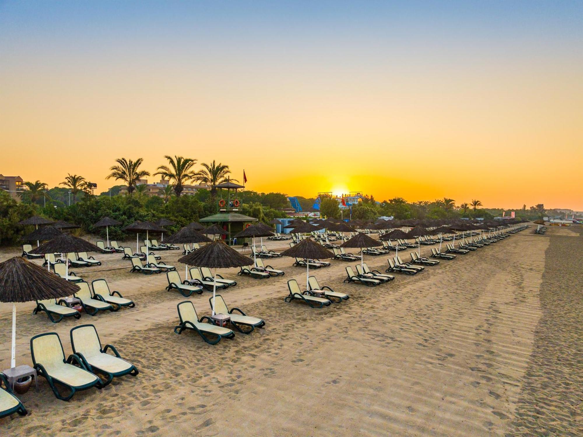 Asteria Family Resort Belek Antalya Ngoại thất bức ảnh Sunset at the beach