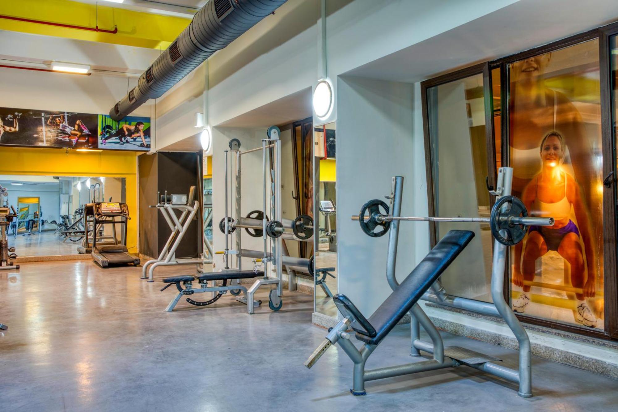 Asteria Family Resort Belek Antalya Ngoại thất bức ảnh A typical Anytime Fitness gym