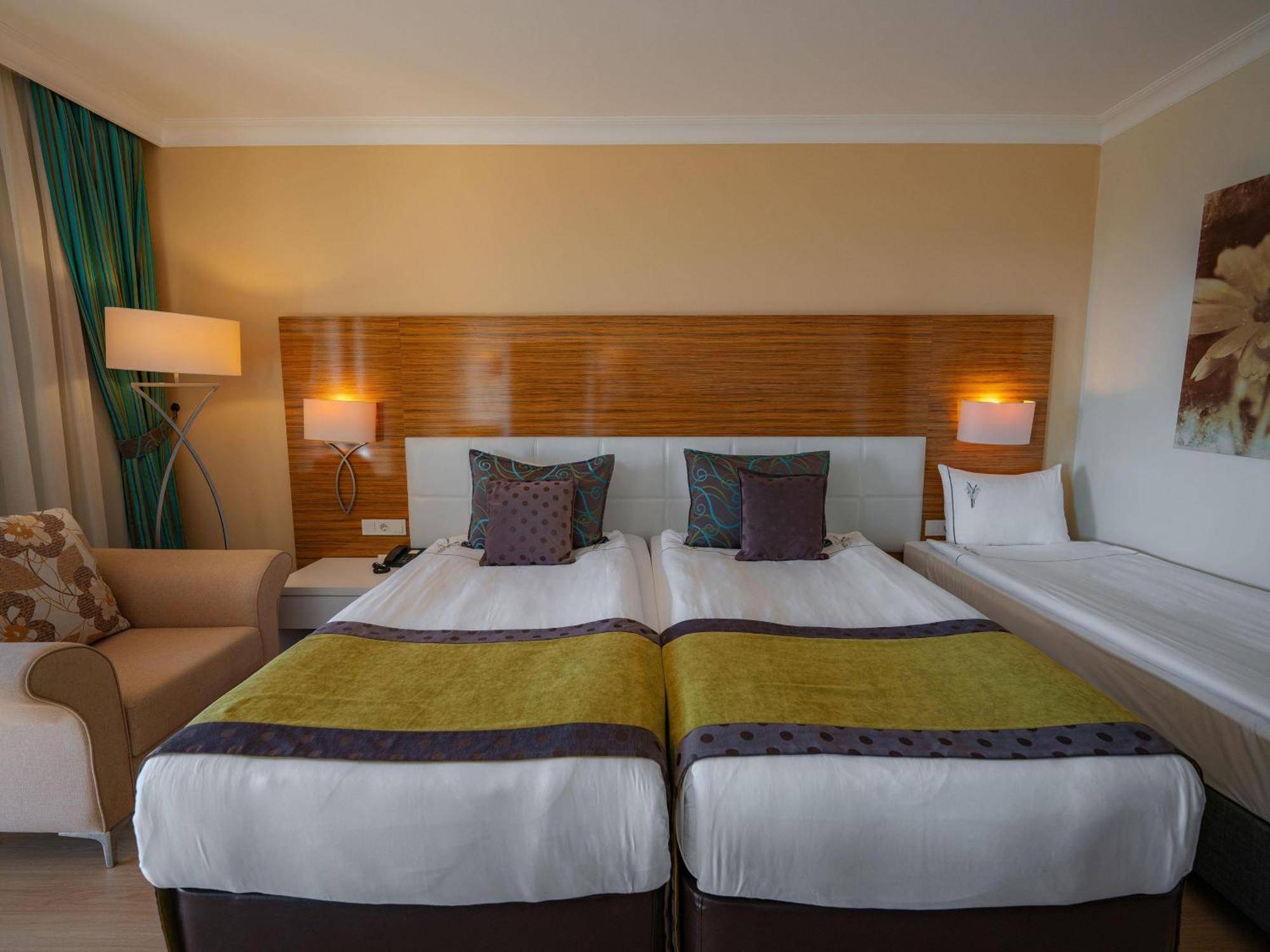 Asteria Family Resort Belek Antalya Ngoại thất bức ảnh A room at the hotel